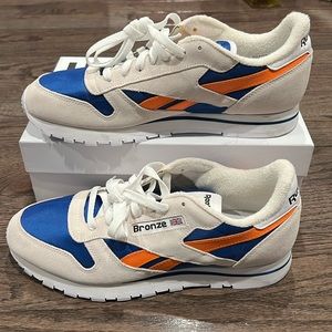 Lightly used Bronze 56K x Classic Leather 'New York Knicks'